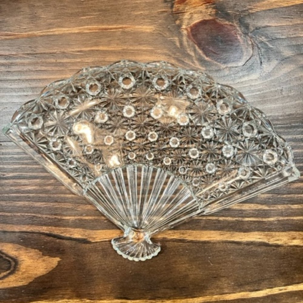 Avon Fan or shell clear dish